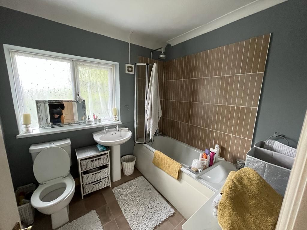 21 Padstow Road, Nottingham, NG5 5GH