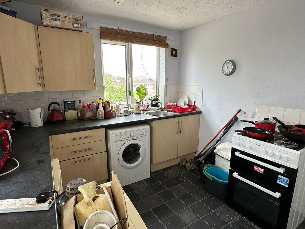 Flats 1 to 4 & Garage Block, 5 Meadow Road, Beeston, Nottinghamshire, NG9 1JN