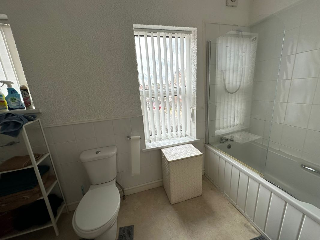 Flats 1 to 4 & Garage Block, 5 Meadow Road, Beeston, Nottinghamshire, NG9 1JN