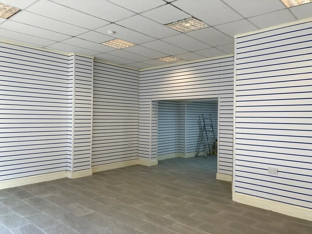 4 x Shops, Kent Street & Freeman Street, Grimsby, DN32 7DH