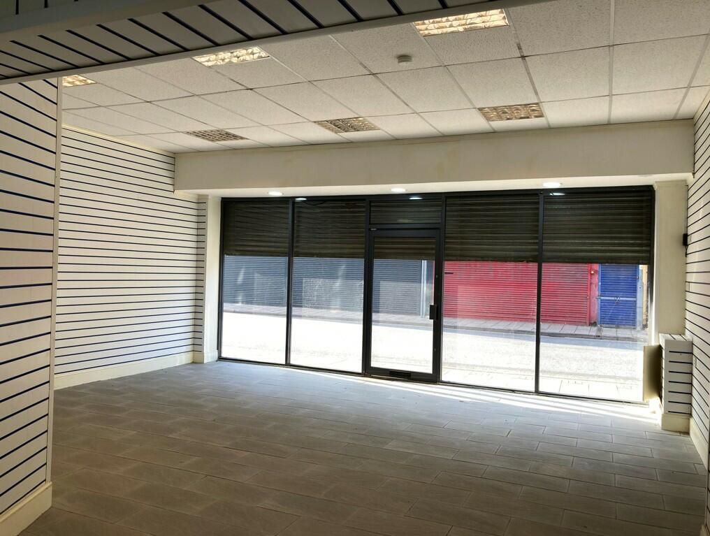 4 x Shops, Kent Street & Freeman Street, Grimsby, DN32 7DH