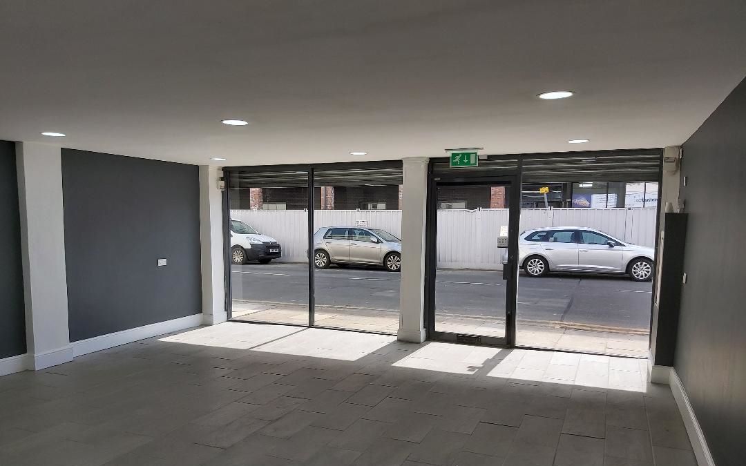 4 x Shops, Kent Street & Freeman Street, Grimsby, DN32 7DH