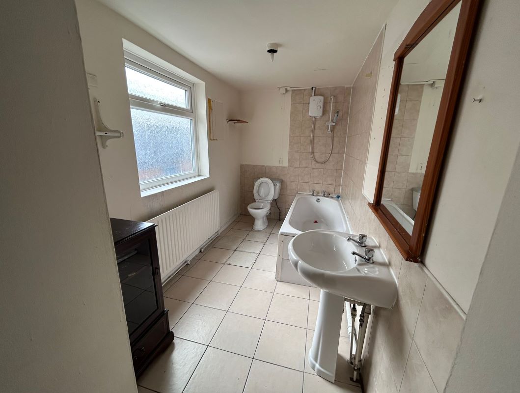 12 High Church Street, Nottingham, NG7 7JP