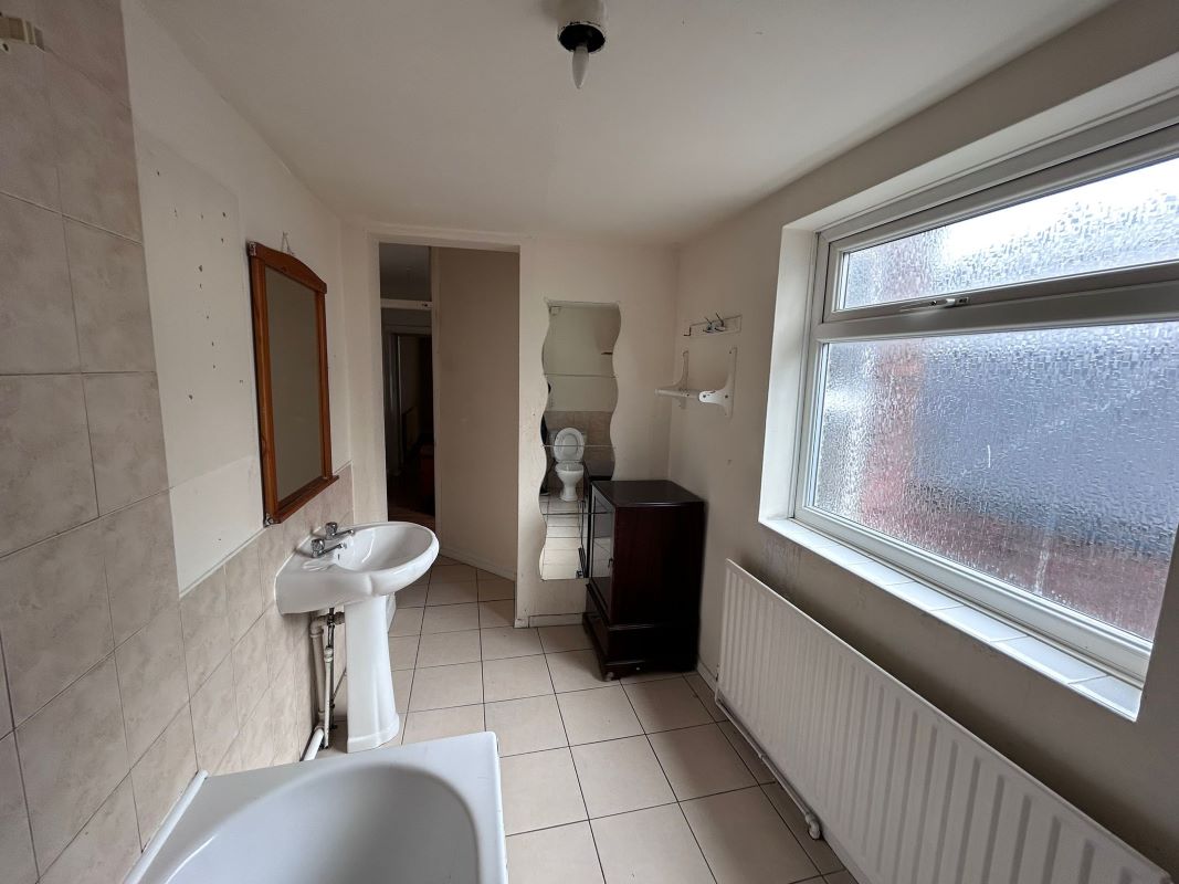 12 High Church Street, Nottingham, NG7 7JP