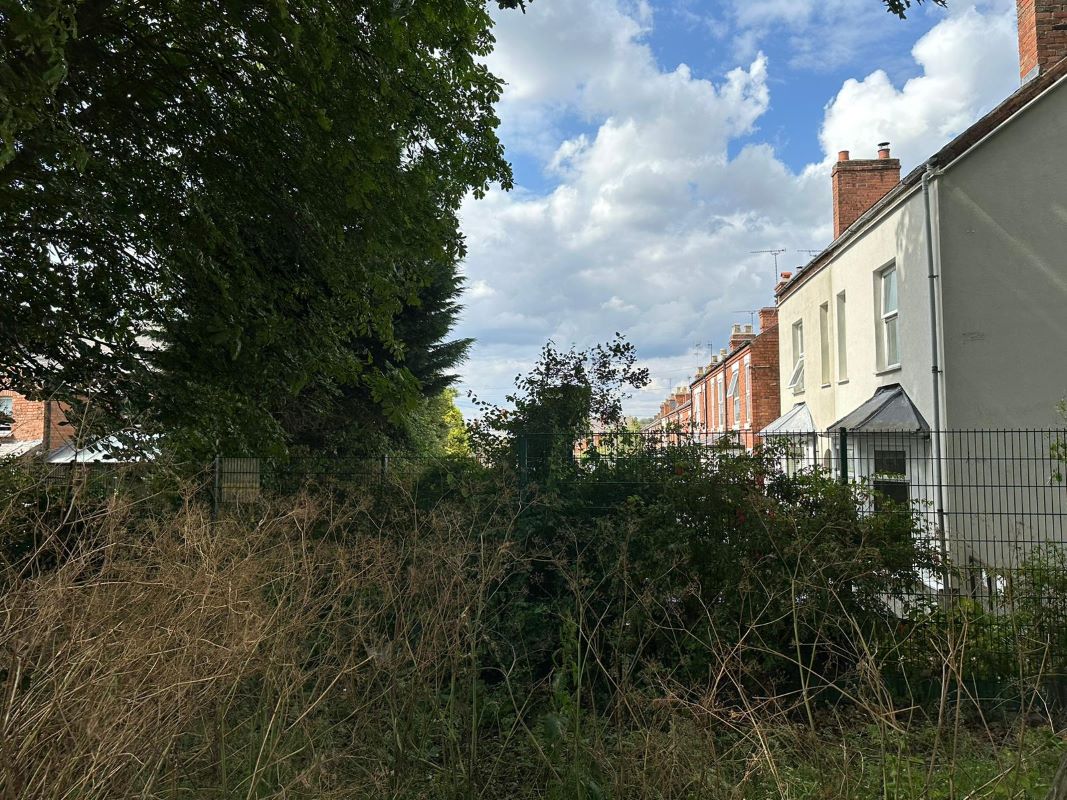 Bungalow off Lincoln Grove, Radcliffe on Trent, Nottingham, NG12 2FR