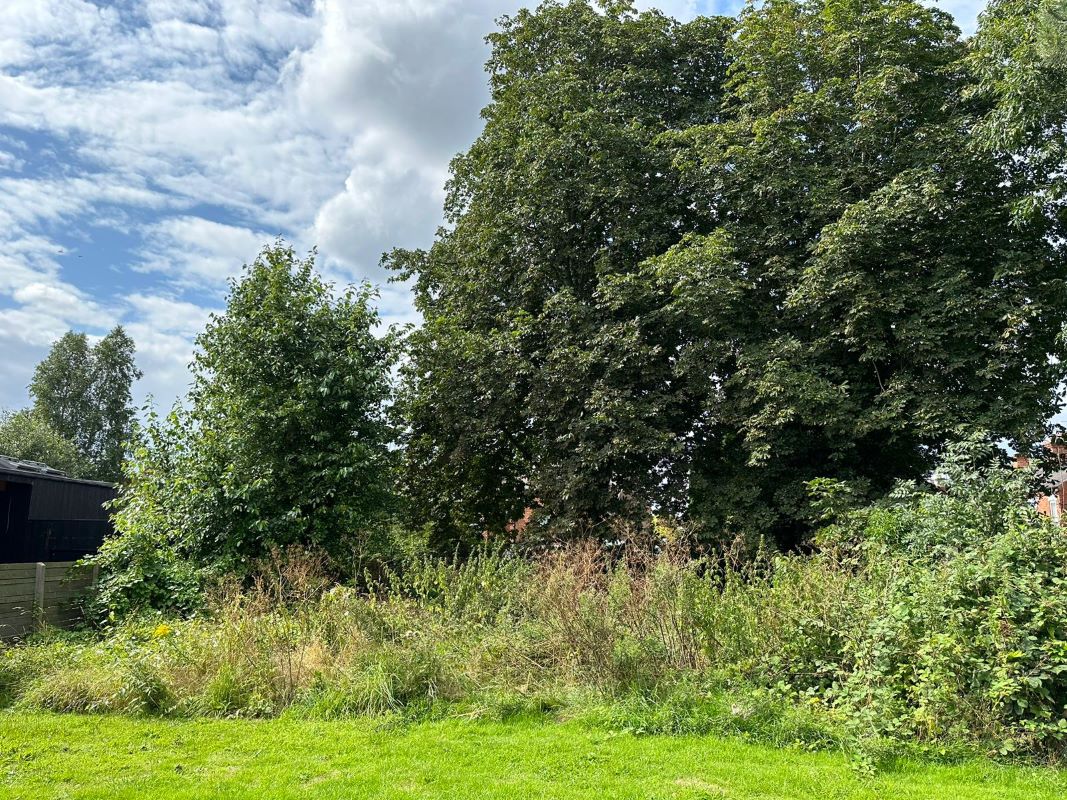 Bungalow off Lincoln Grove, Radcliffe on Trent, Nottingham, NG12 2FR