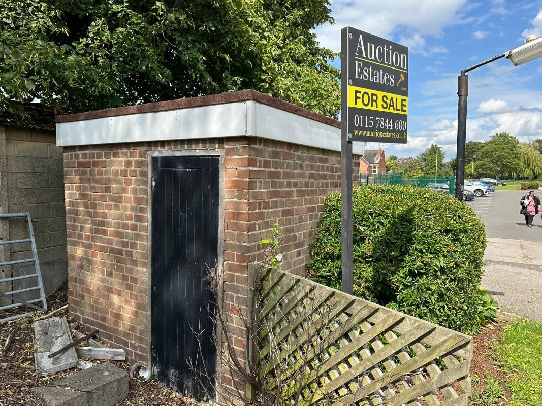 Bungalow off Lincoln Grove, Radcliffe on Trent, Nottingham, NG12 2FR