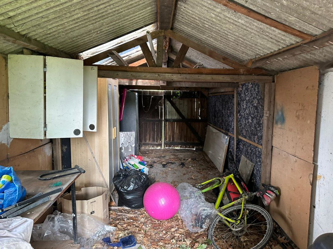 Bungalow off Lincoln Grove, Radcliffe on Trent, Nottingham, NG12 2FR