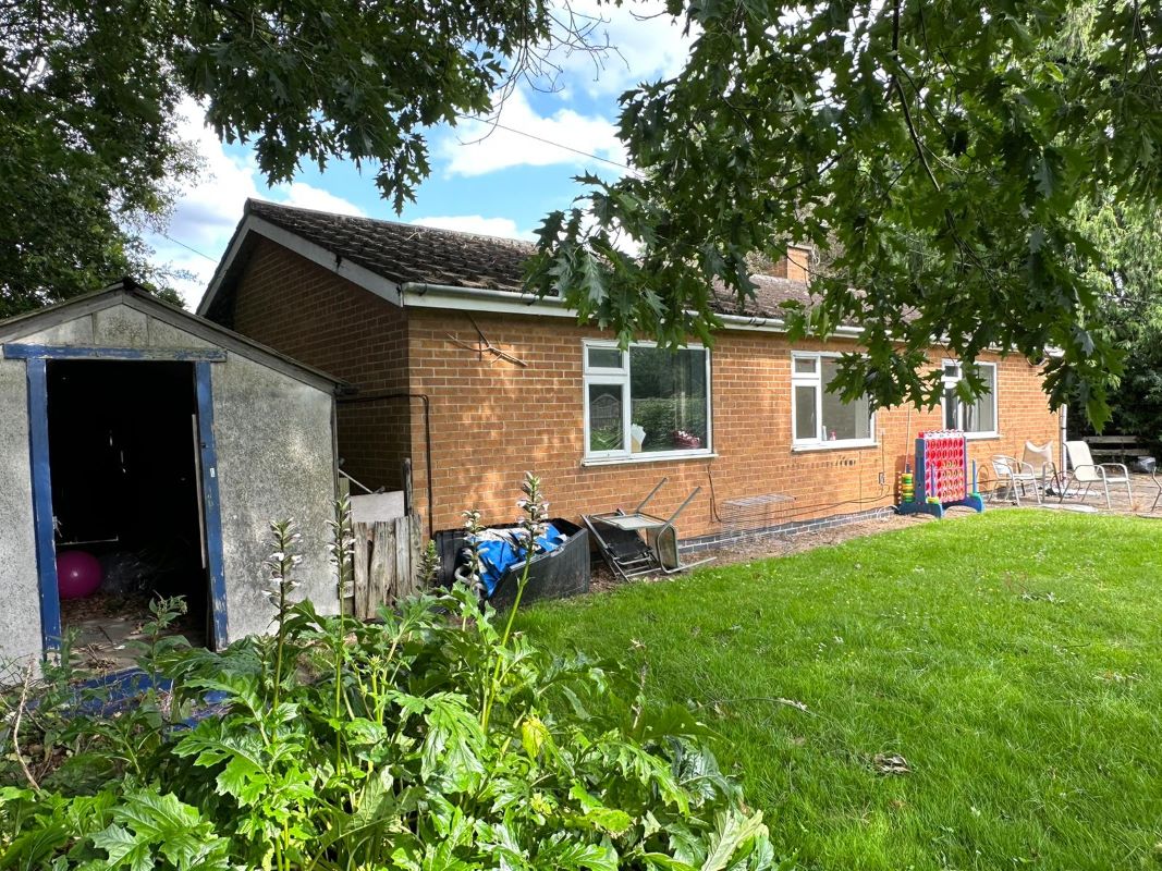 Bungalow off Lincoln Grove, Radcliffe on Trent, Nottingham, NG12 2FR
