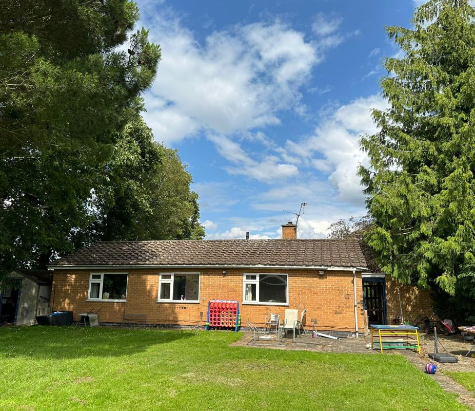 Bungalow off Lincoln Grove, Radcliffe on Trent, Nottingham, NG12 2FR