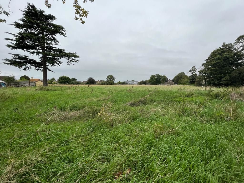 Jim's Paddock, Village Road, Down Ampney, Gloucestershire, GL7 5QW