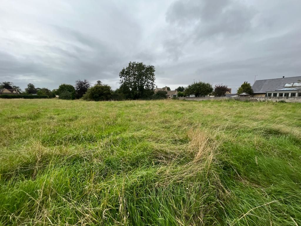 Jim's Paddock, Village Road, Down Ampney, Gloucestershire, GL7 5QW