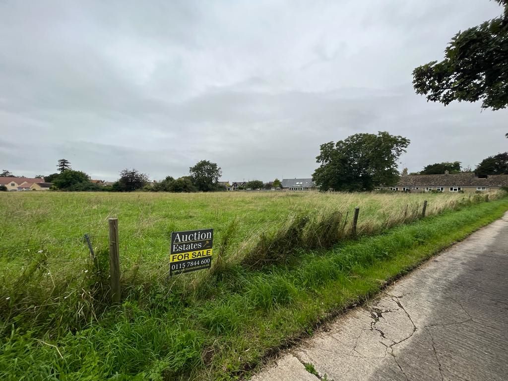 Jim's Paddock, Village Road, Down Ampney, Gloucestershire, GL7 5QW