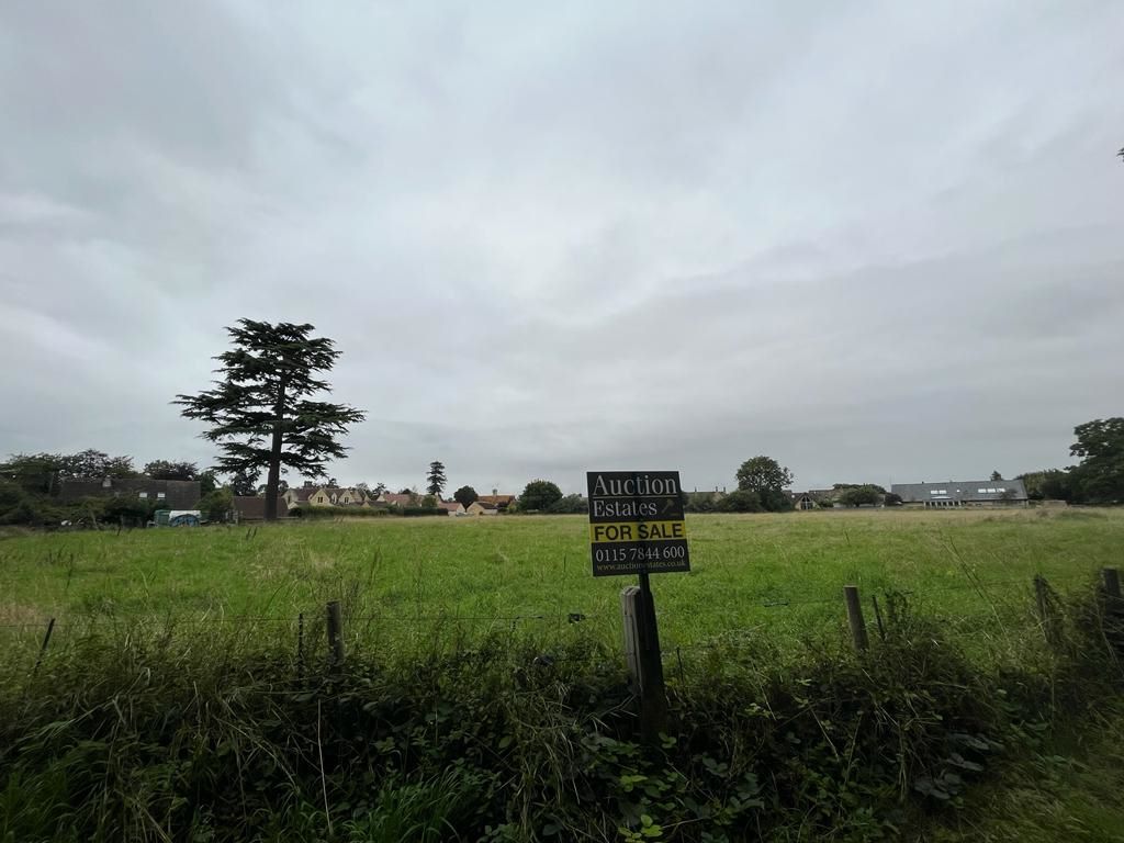 Jim's Paddock, Village Road, Down Ampney, Gloucestershire, GL7 5QW