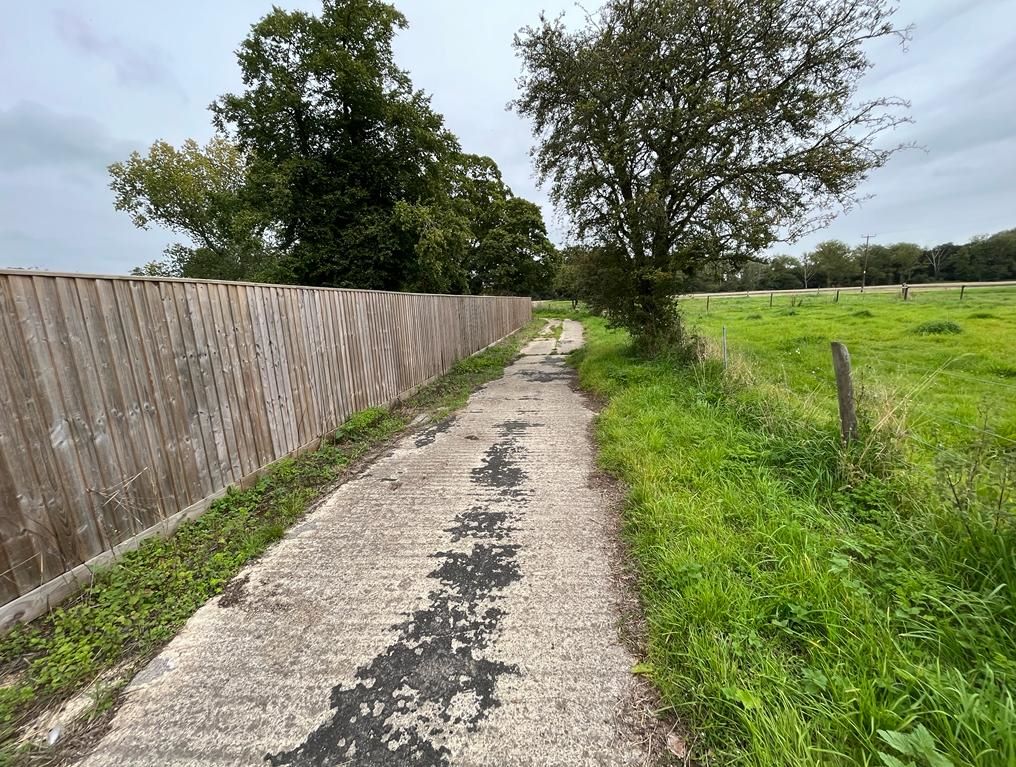 Jim's Paddock, Village Road, Down Ampney, Gloucestershire, GL7 5QW