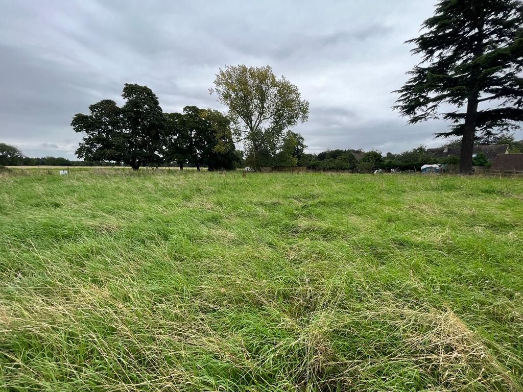 Jim's Paddock, Village Road, Down Ampney, Gloucestershire, GL7 5QW