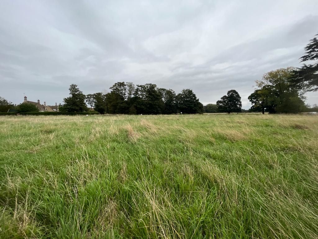 Jim's Paddock, Village Road, Down Ampney, Gloucestershire, GL7 5QW