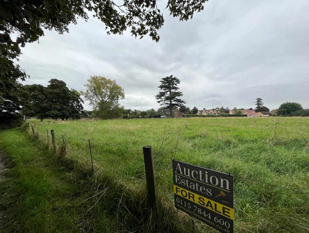 Jim's Paddock, Village Road, Down Ampney, Gloucestershire, GL7 5QW