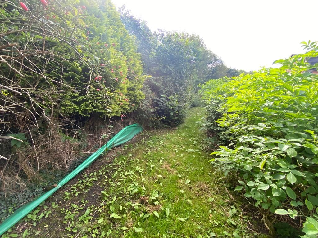 Land to the rear of No 4, Vihiers Close, Whalley, Clitheroe, BB7 9UH