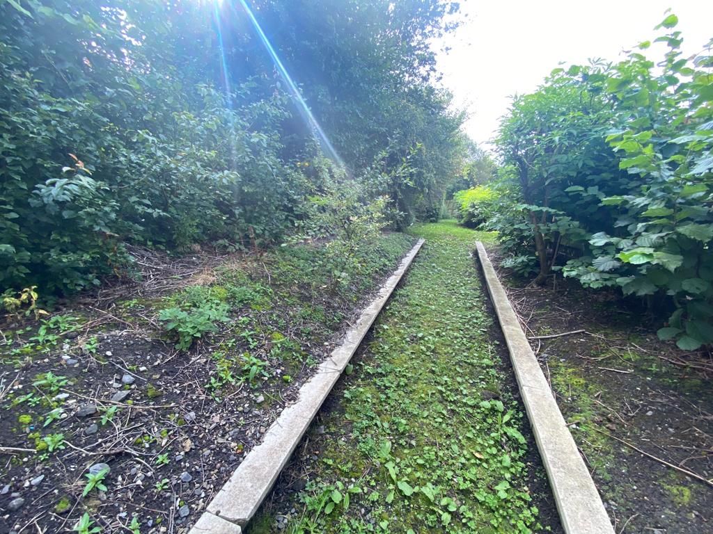 Land to the rear of No 5, Vihiers Close, Whalley, Clitheroe, BB7 9UH