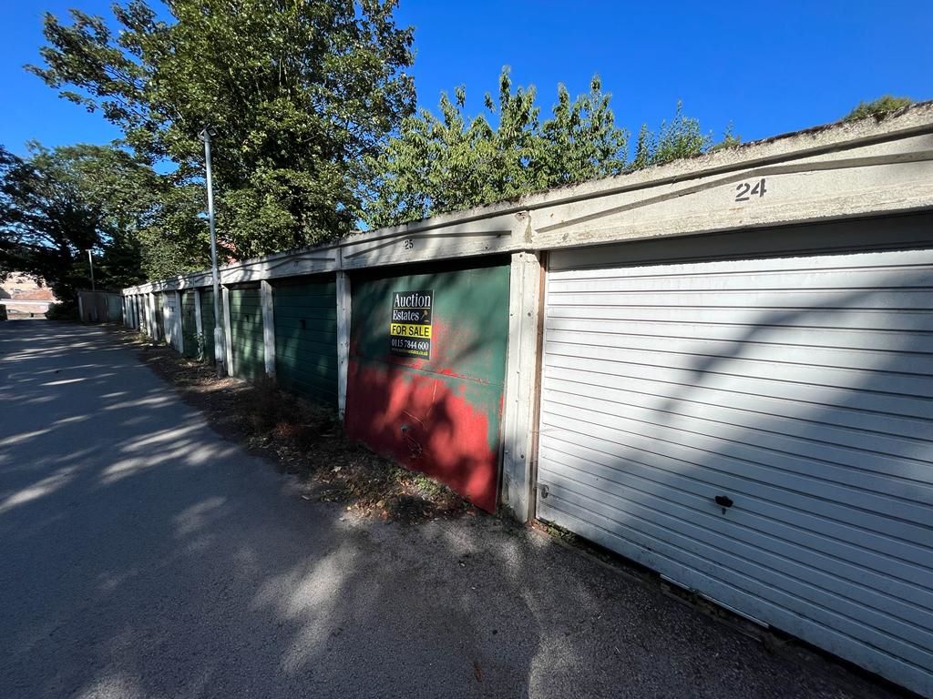 Garage, 25 Minster Court, Nottingham, NG5 2BW