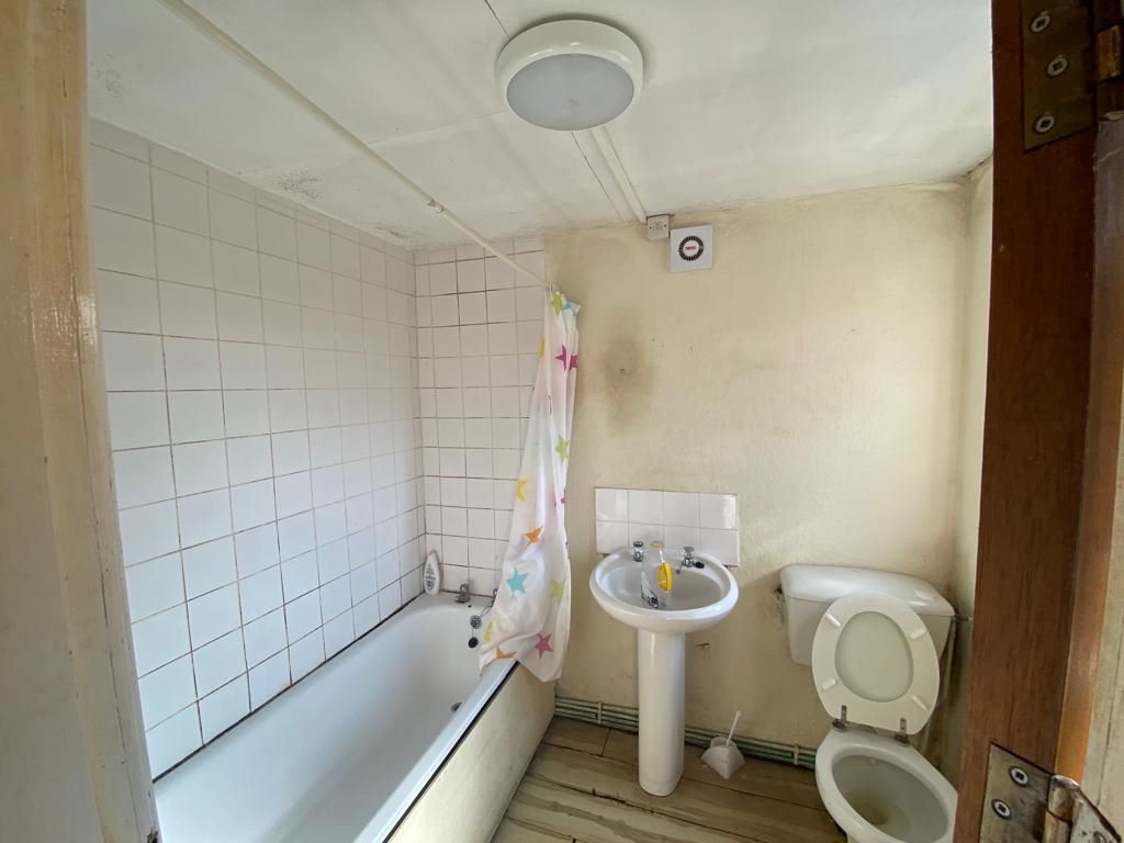 120 Birrell Road, Forest Fields, Nottingham, NG7 6LT