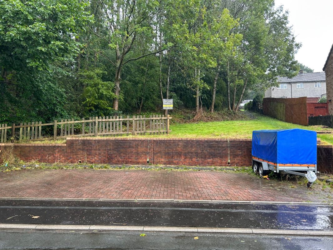 1.23 acres of Land off Mixenden Road, Halifax, HX2 8UB