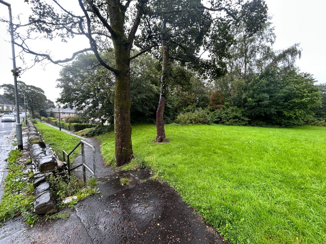 1.23 acres of Land off Mixenden Road, Halifax, HX2 8UB