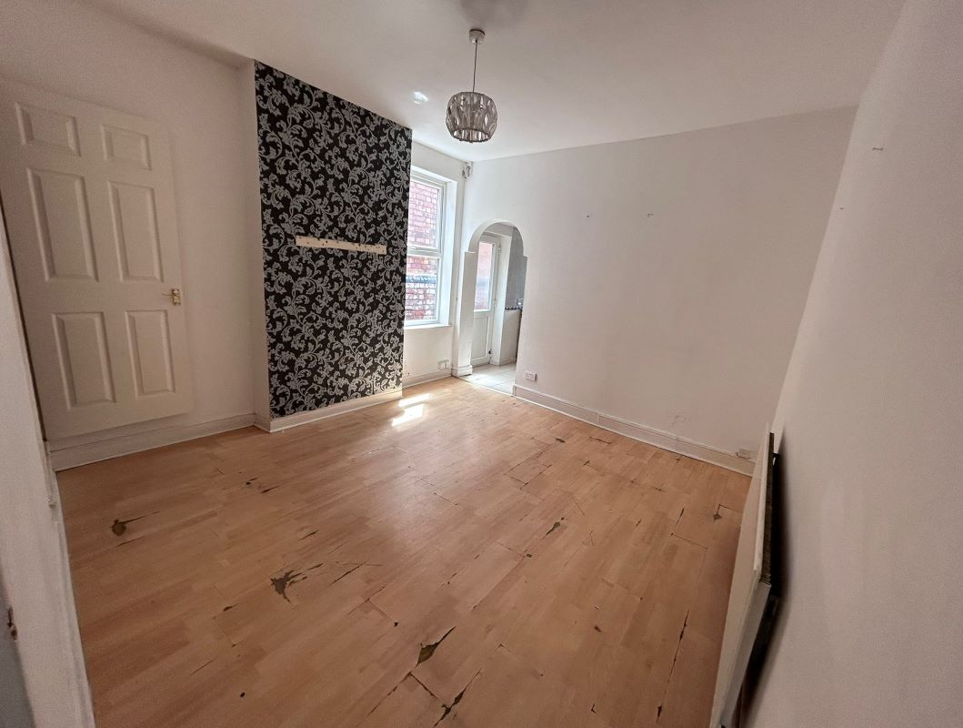 12 High Church Street, Nottingham, NG7 7JP