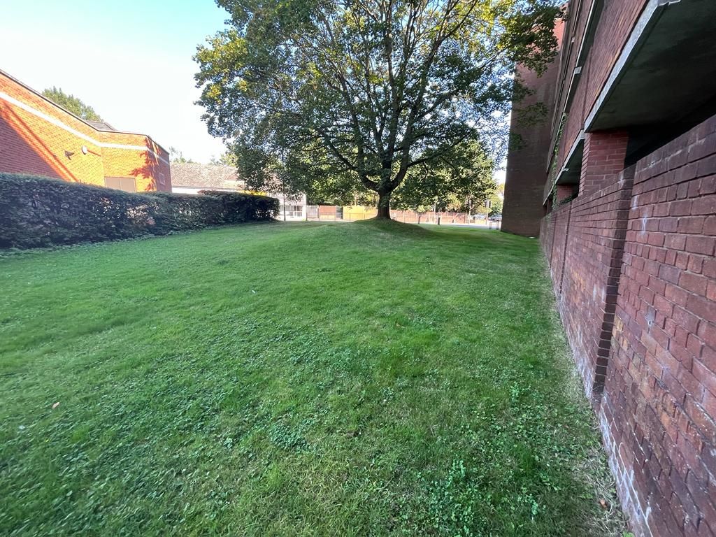 Open Space at Farnborough Road, Farnborough, Hampshire, GU14 7JT