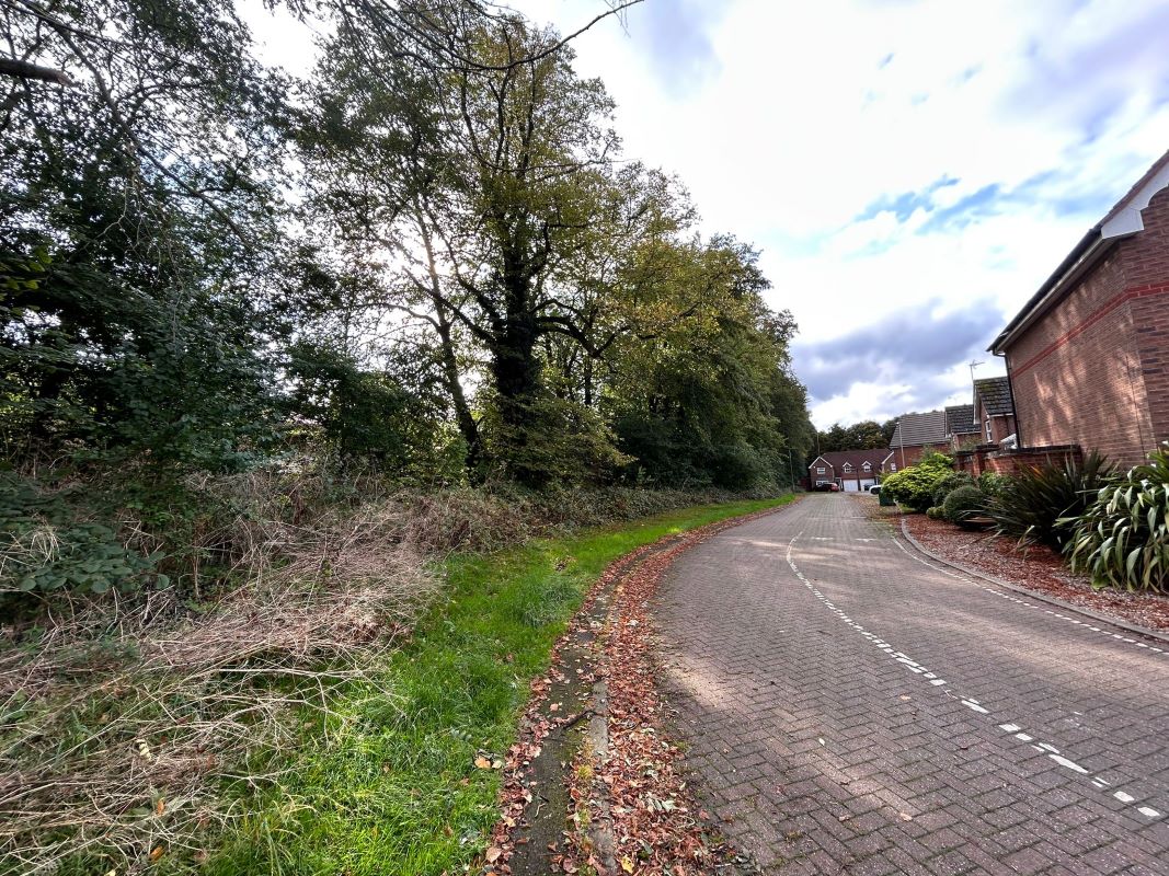 0.61 Acres of Land off Wych Elm Road, Oadby, Leicestershire, LE2 4EF