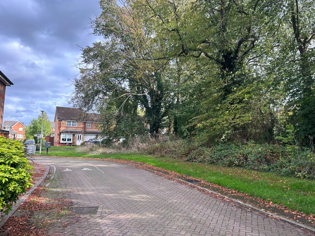 0.61 Acres of Land off Wych Elm Road, Oadby, Leicestershire, LE2 4EF