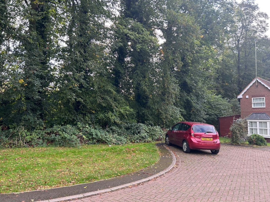 0.61 Acres of Land off Wych Elm Road, Oadby, Leicestershire, LE2 4EF