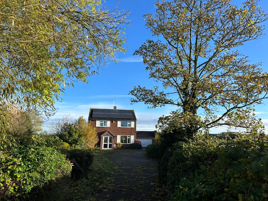 Springfield Lodge, Fiskerton Road, Rolleston, Newark, Nottinghamshire, NG23 5SH