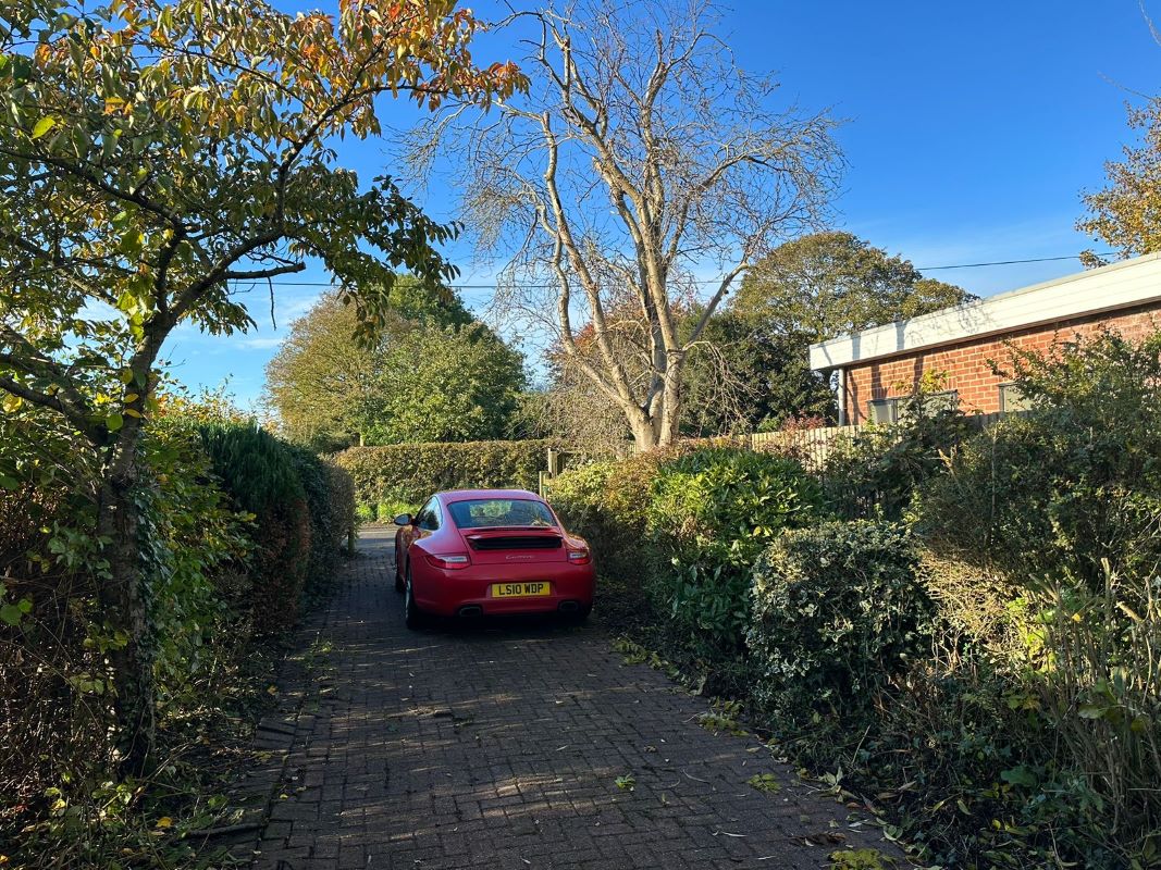 Springfield Lodge, Fiskerton Road, Rolleston, Newark, Nottinghamshire, NG23 5SH