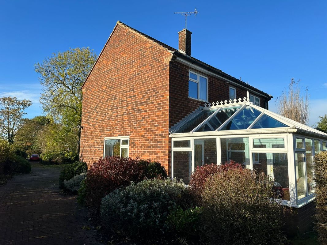 Springfield Lodge, Fiskerton Road, Rolleston, Newark, Nottinghamshire, NG23 5SH