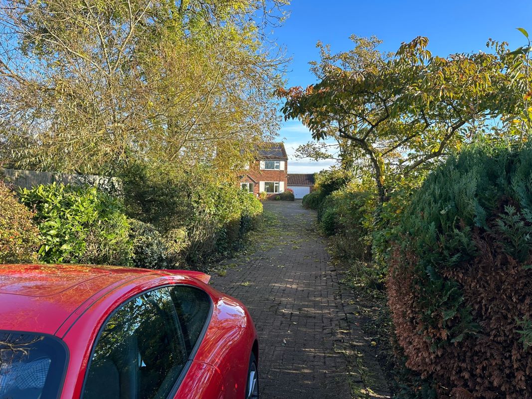 Springfield Lodge, Fiskerton Road, Rolleston, Newark, Nottinghamshire, NG23 5SH