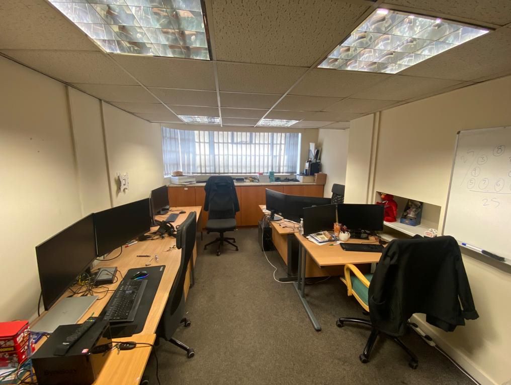 On-Site Lodge, 9 Mansfield Road, Eastwood, NG16 3AQ