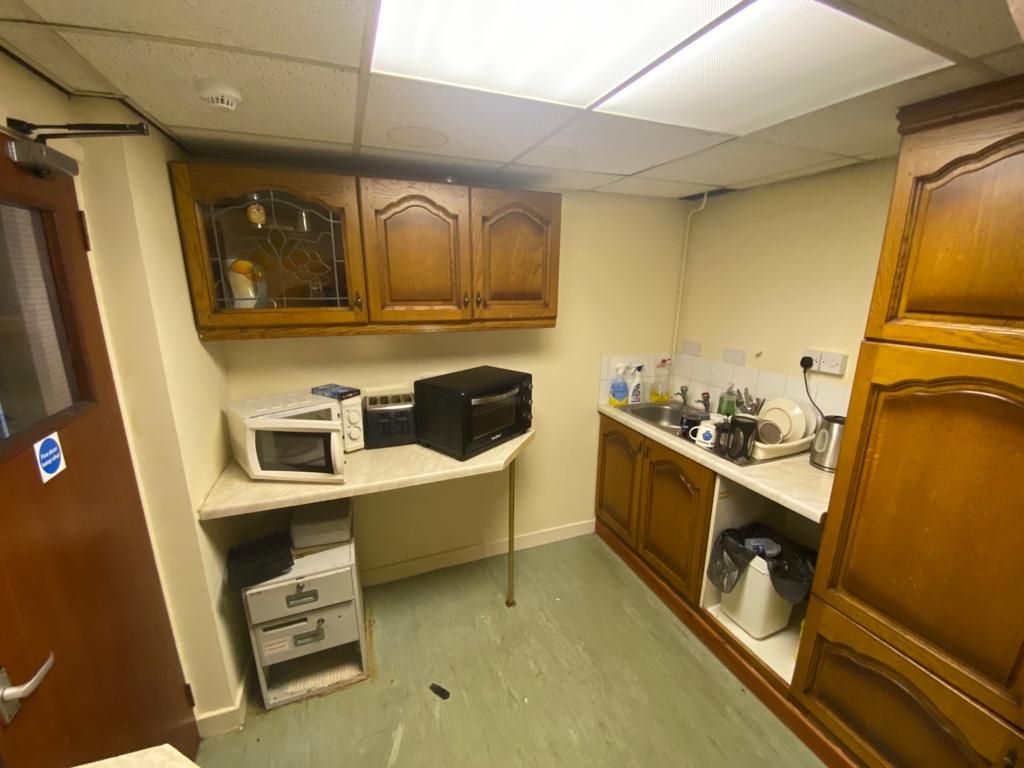 On-Site Lodge, 9 Mansfield Road, Eastwood, NG16 3AQ