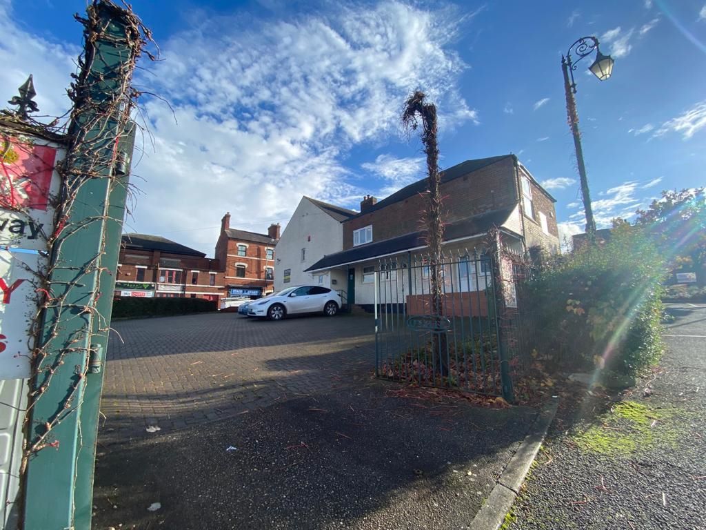 On-Site Lodge, 9 Mansfield Road, Eastwood, NG16 3AQ