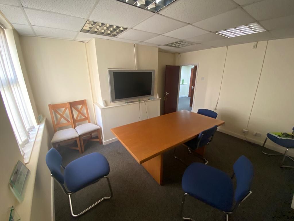 On-Site Lodge, 9 Mansfield Road, Eastwood, NG16 3AQ