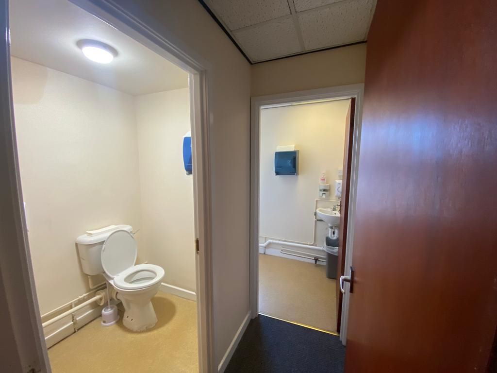 On-Site Lodge, 9 Mansfield Road, Eastwood, NG16 3AQ
