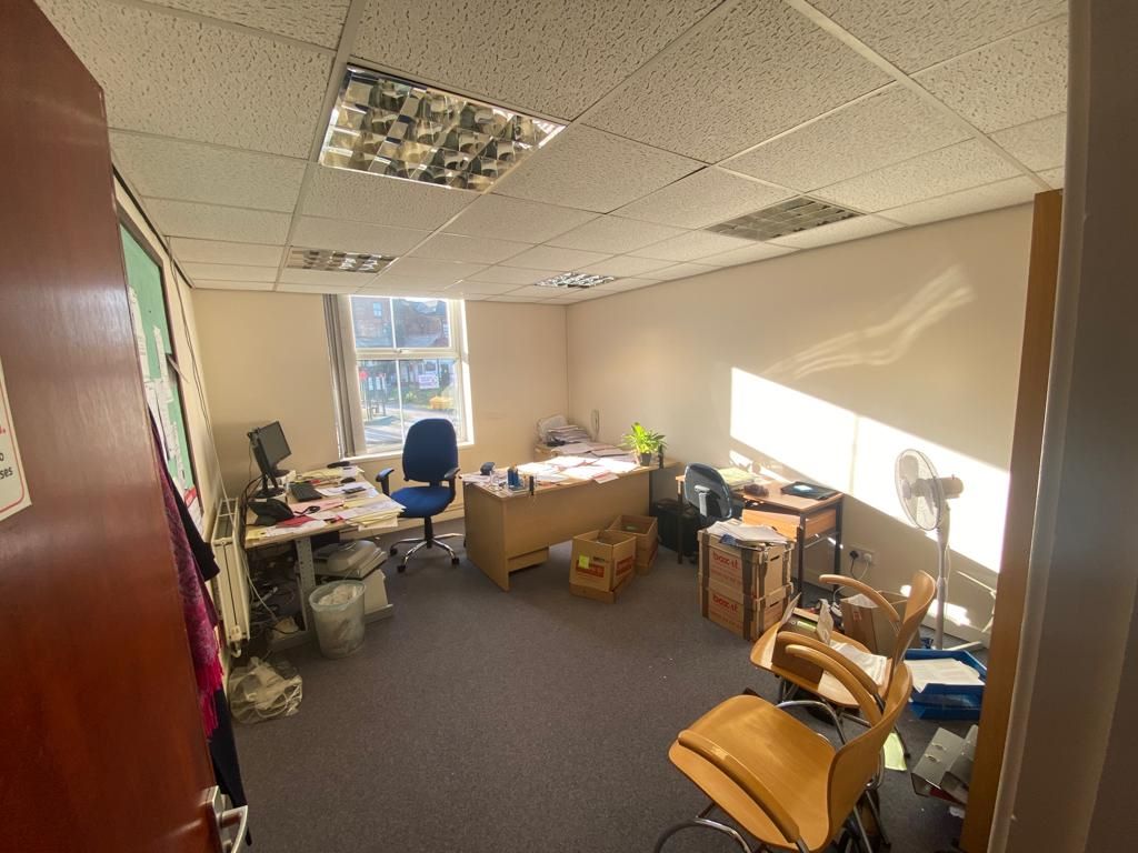 On-Site Lodge, 9 Mansfield Road, Eastwood, NG16 3AQ