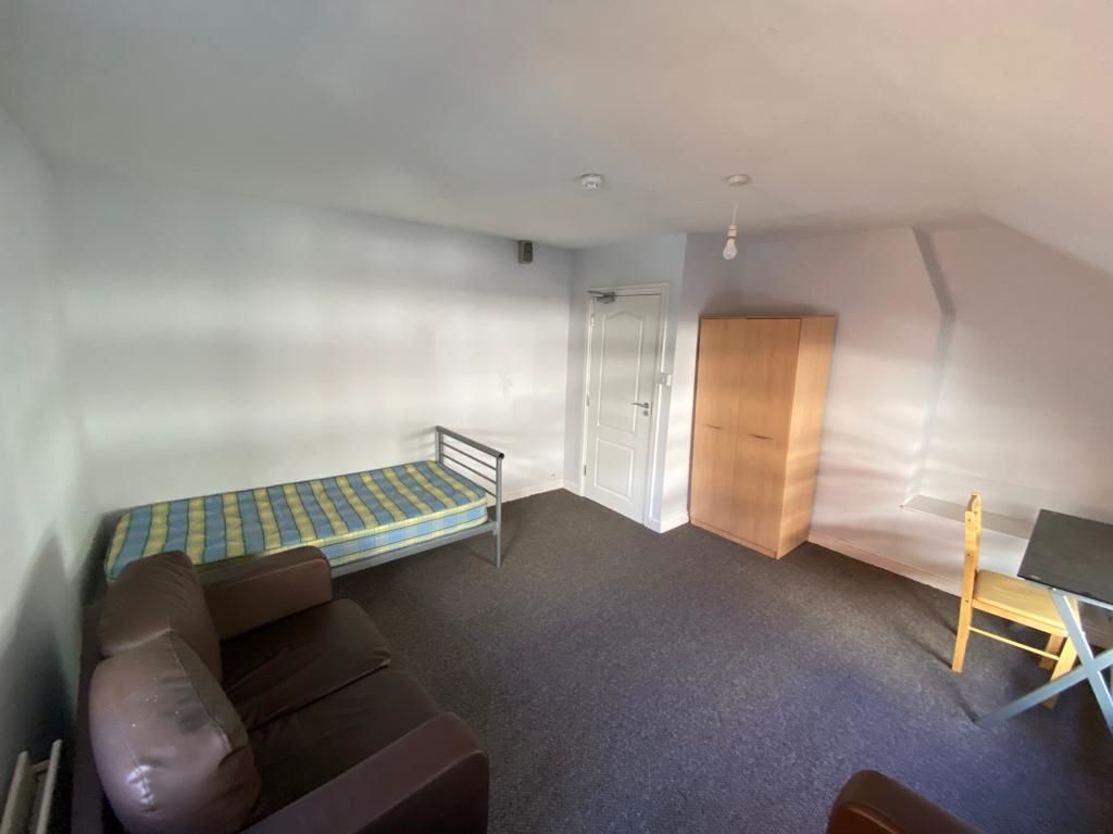 The Blessington Carriage, 11-17 Chapel Street, Derby, DE1 3GU