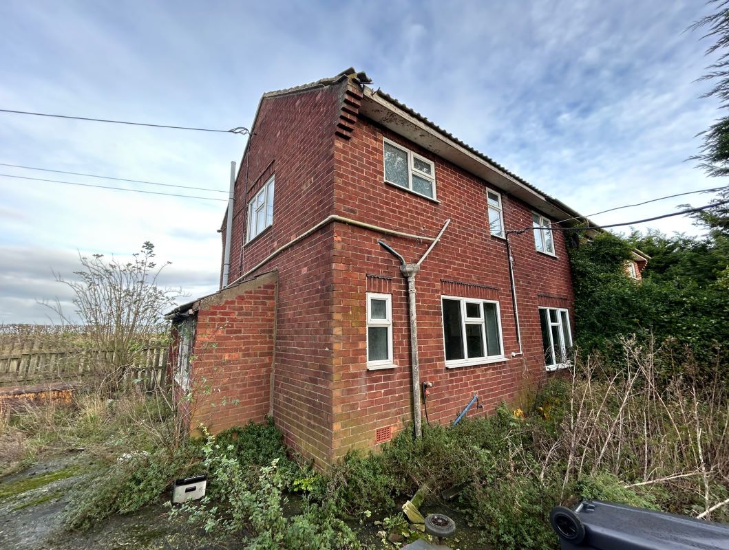 Pair of Cottages, 2 Brigg Road, Scotter, Gainsborough, DN21 3HU