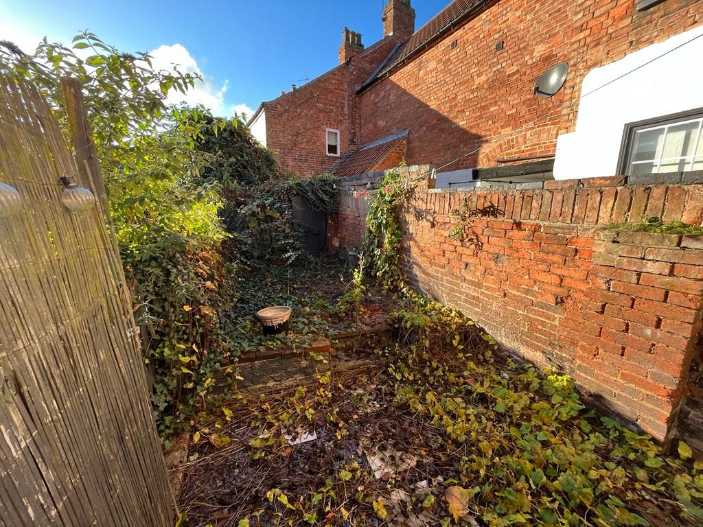 2 Parliament Walk, Newark, Nottinghamshire, NG24 4WB