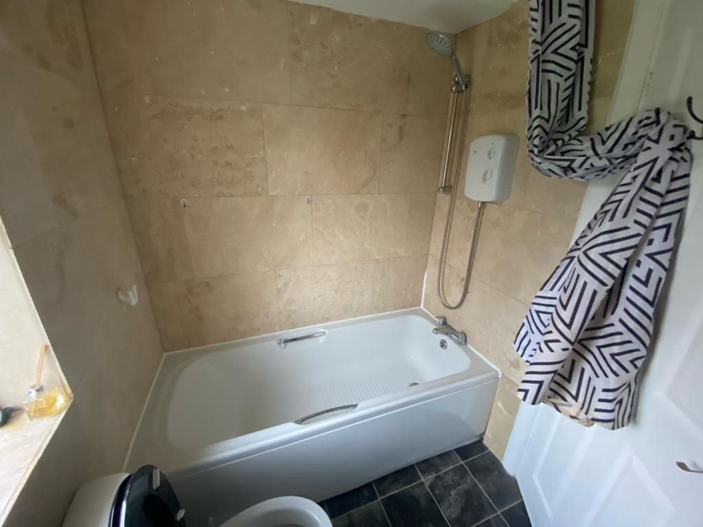 106 Manton Crescent, Beeston, Nottingham, NG9 2GF