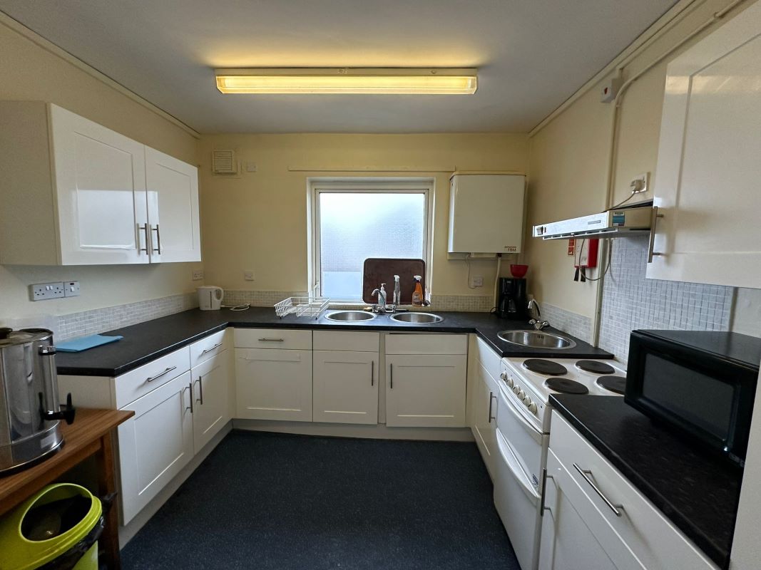 Holmewood Miners Social Club, Heath Road, Holmewood, Chesterfield, Derbyshire, S42 5RB