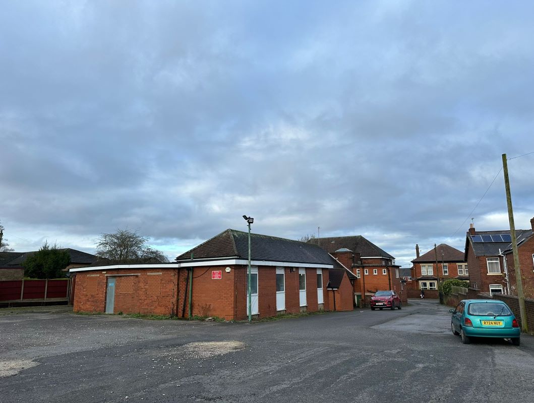 Lot Holmewood Miners Social Club, Heath Road, Holmewood, Chesterfield