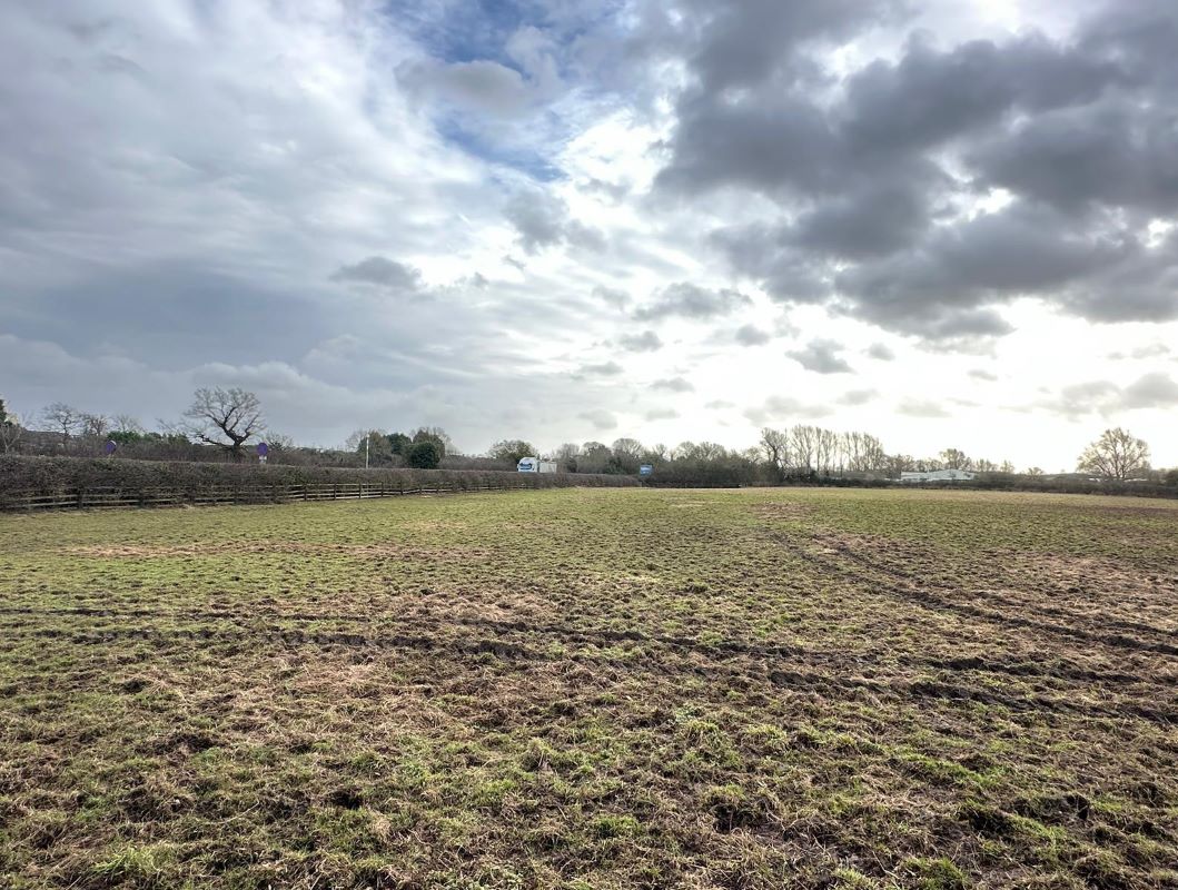 5.9 Acres of Land off Lowdham Road, Gunthorpe, Nottinghamshire, NG14 7ER